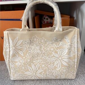 Oscar de la Renta Beige Floral Canvas Tote Bag with White Embroidery